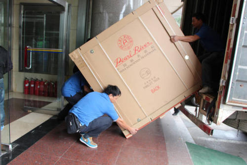 滴道钢琴贵重工艺品无忧运